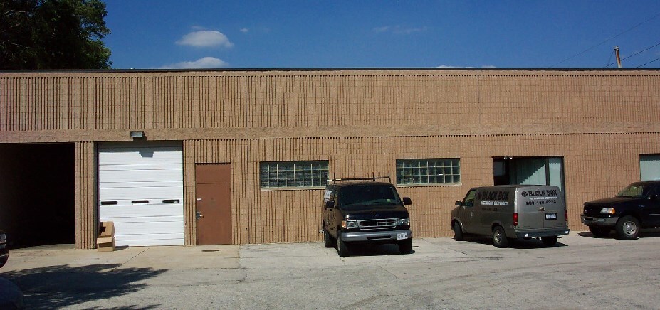 More Photos Of 51 E Plainfield Rd, Countryside Warehouse For Lease