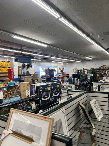 More Photos Of 2200 S Monaco Pky, Denver Storefront For Lease