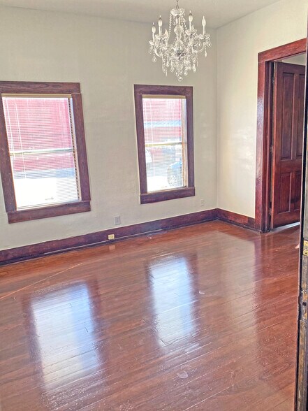 More Photos Of 918 S Alamo St, San Antonio Office For Lease