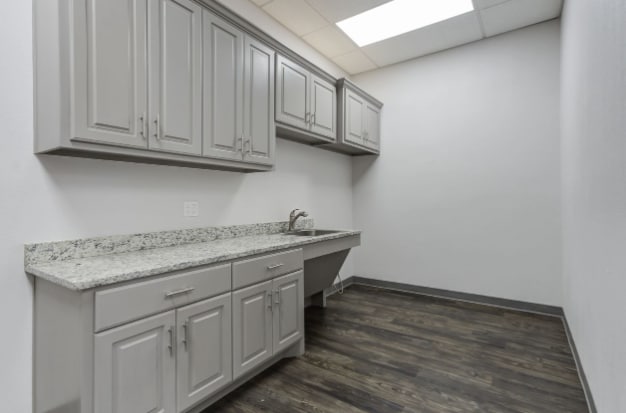 More Photos Of 3300-3302 82nd St, Lubbock Unknown For Lease