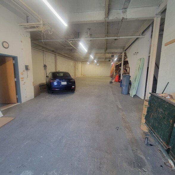 More Photos Of 9-15 38th Ave, Long Island City Warehouse For Sale