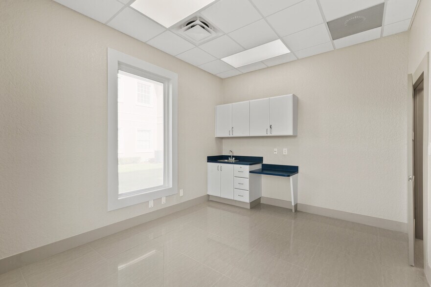 More Photos Of 431 N Kirkman Rd, Orlando Medical For Lease