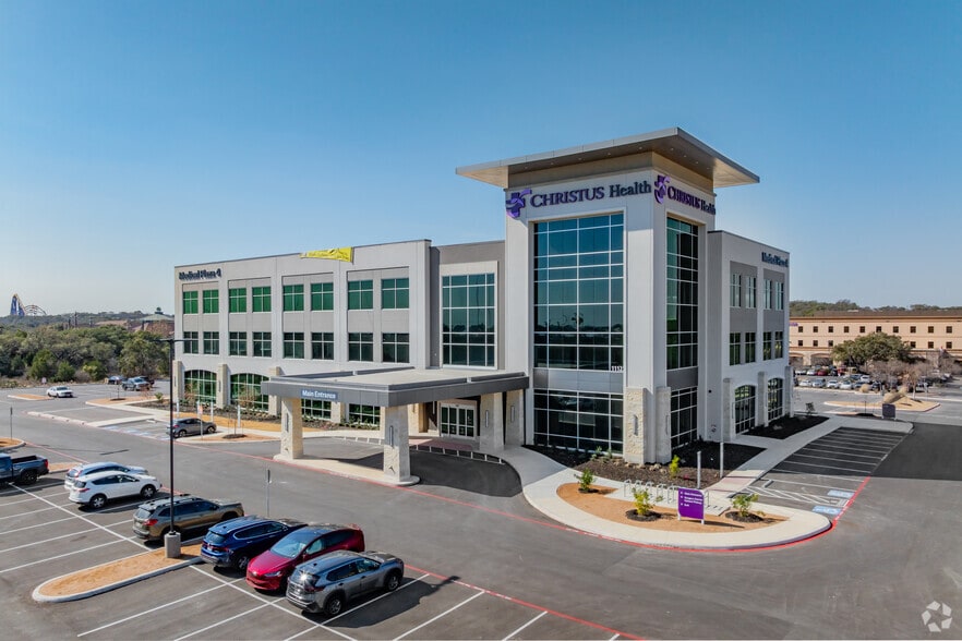 More Photos Of 11123 Christus Hills, San Antonio Medical For Lease