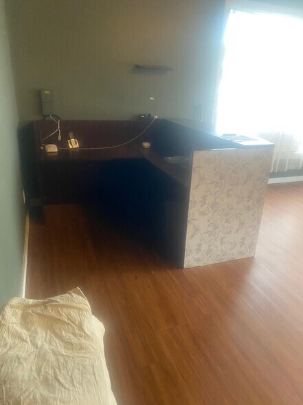More Photos Of 7 W Bridge St, Catskill Storefront Retail Residential For Lease