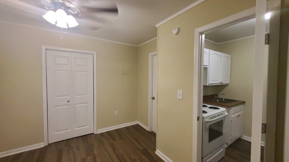 More Photos Of 120 2nd St, Winder Apartments For Sale