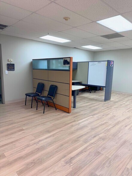 More Photos Of 7182-7208 E 21st St, Sarasota Light Manufacturing For Sale