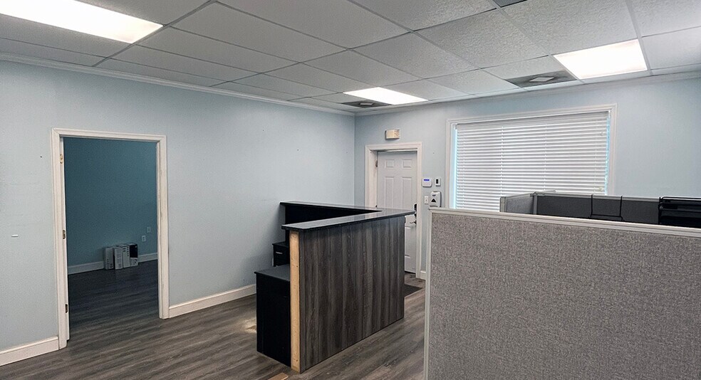 More Photos Of 18064 Jefferson Hwy, Montpelier Light Distribution For Lease