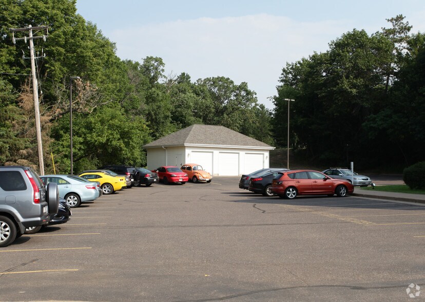 More Photos Of 2519 N Hillcrest Pky, Altoona Office For Lease