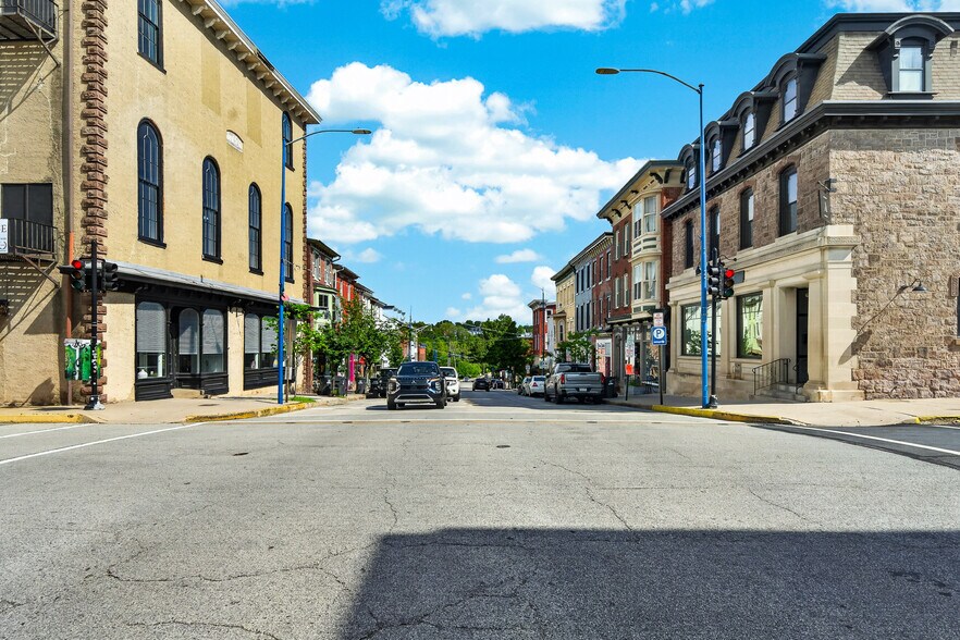 More Photos Of 27 S Main St, Phoenixville Storefront Retail Residential For Lease