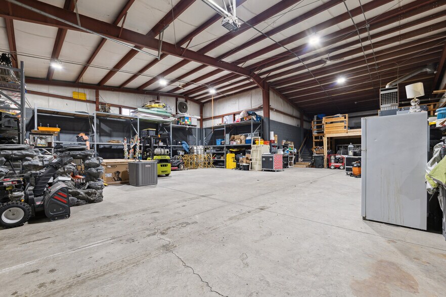 More Photos Of 2502 E Michigan Ave, Ypsilanti Freestanding For Lease