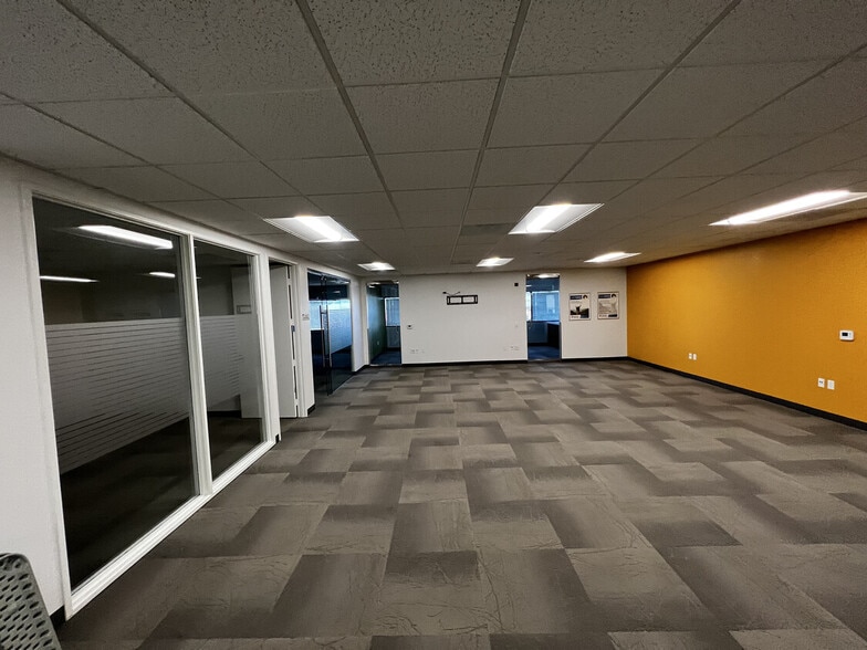 More Photos Of 2021 E Del Amo Blvd, Rancho Dominguez Office For Sale