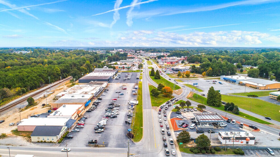 More Photos Of 2021-2025 E Main St, Easley Storefront For Lease