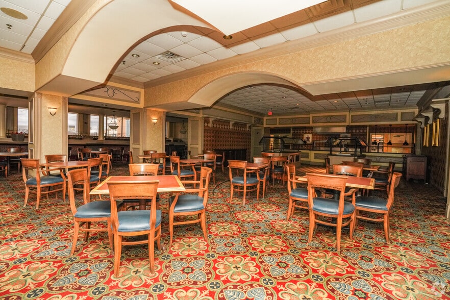 More Photos Of 200 E Amite St, Jackson Hotel For Sale