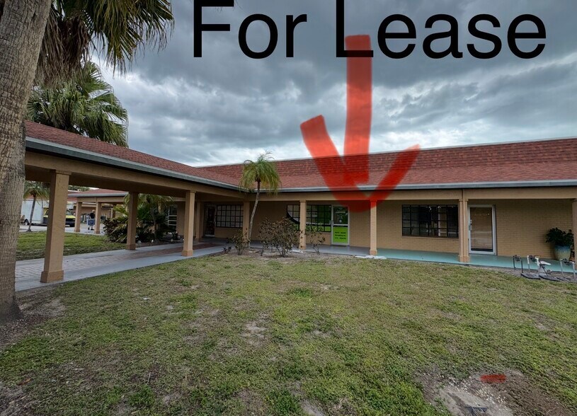 More Photos Of 7050 Winkler Rd, Fort Myers Unknown For Lease