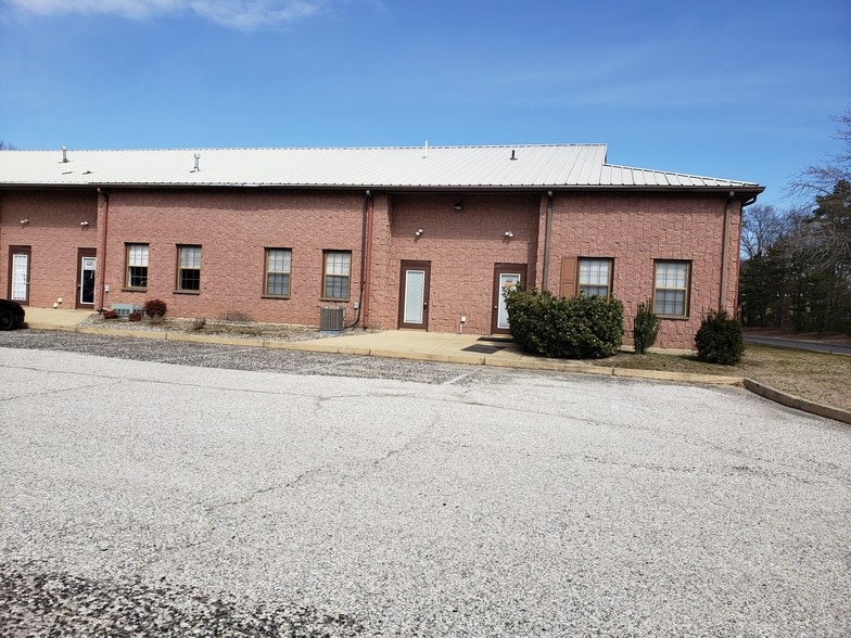 More Photos Of 301-321 Pinedge Dr, Berlin Unknown For Lease