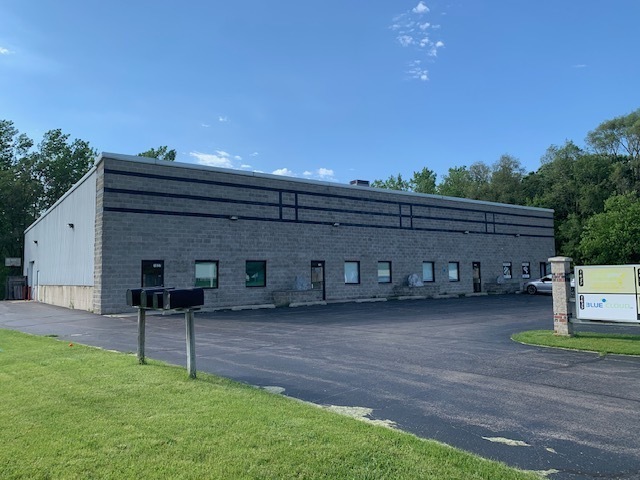 Primary Photo Of 1627-1635 Oak Dr, Mchenry Warehouse For Lease