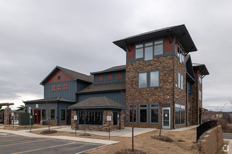 More Photos Of 1369 W Stadium Dr, Fayetteville Apartments For Lease
