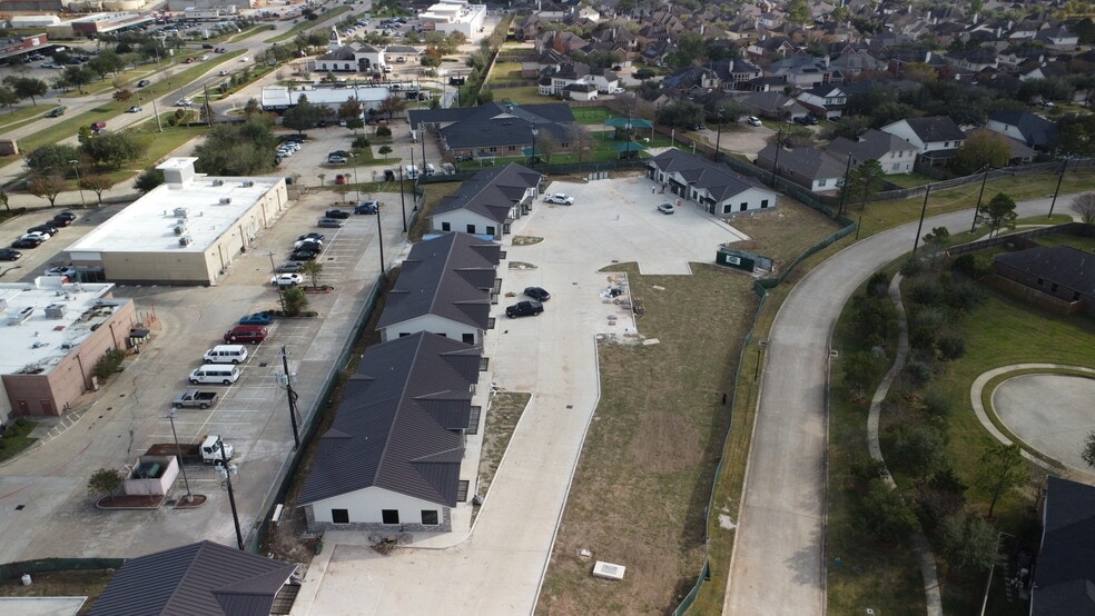 More Photos Of 1849 Forest Park Ln, Pearland Medical For Sale