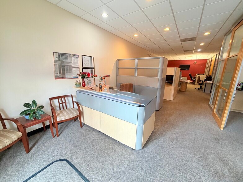 More Photos Of 1239 E Newport Center Dr, Deerfield Beach Office For Sale