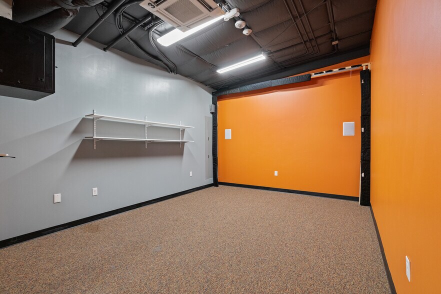 More Photos Of 6111 N FM 620, Austin Daycare Center For Lease