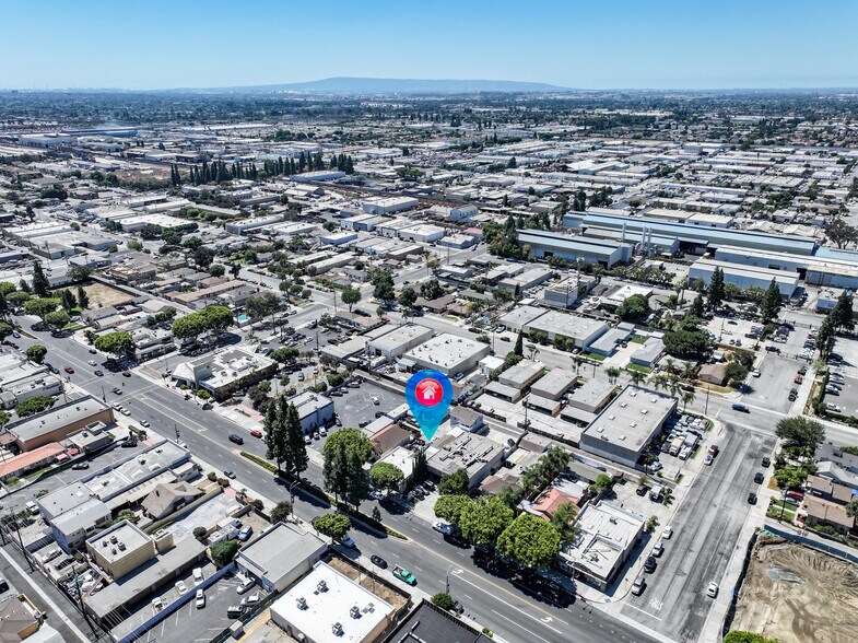 More Photos Of 15323 Paramount Blvd, Paramount General Retail For Sale