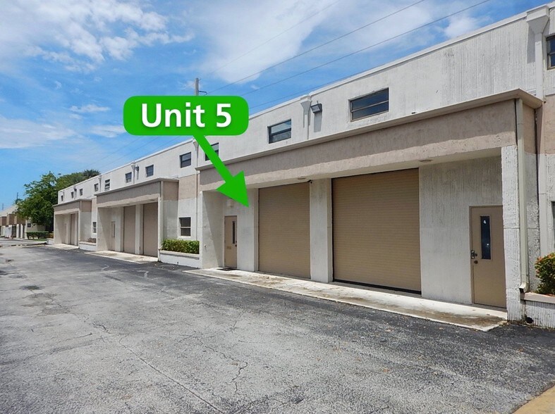 More Photos Of 4199 N Dixie Hwy, Boca Raton Warehouse For Lease