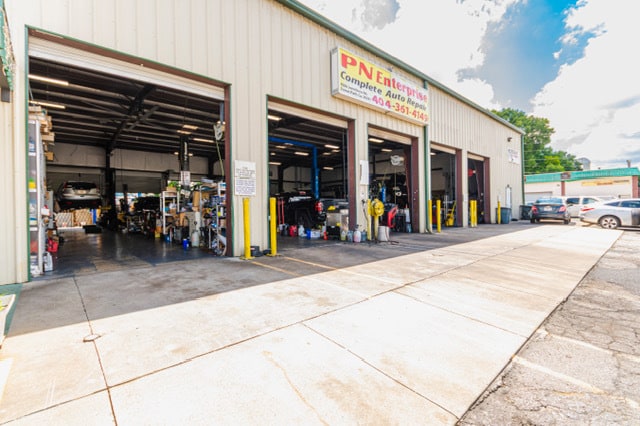 Primary Photo Of 4660-4666 Jonesboro Rd, Forest Park, Forest Park Auto Repair For Sale