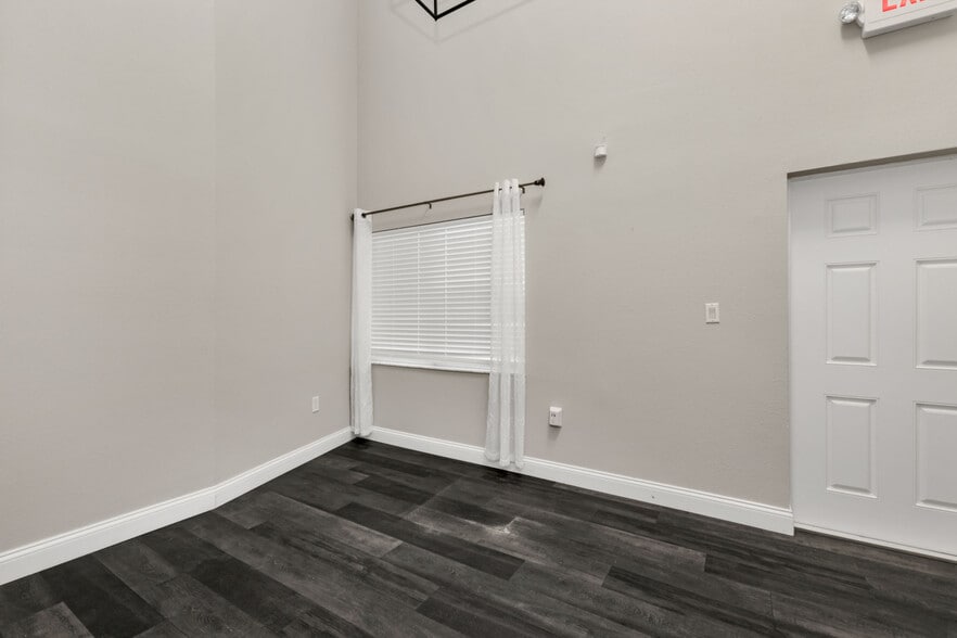 More Photos Of 2421 Shreve St, Punta Gorda Office For Lease