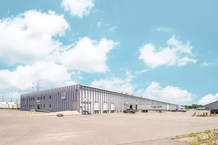 More Photos Of 3101-3151 S Platte River Dr, Englewood Unknown For Lease