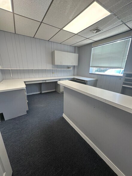 More Photos Of 1804 Oak Tree Rd, Edison Medical For Lease