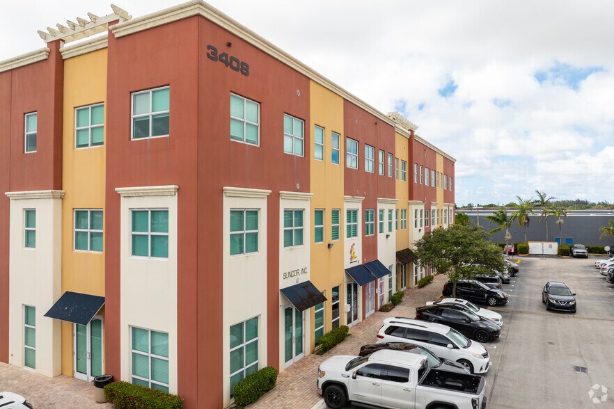 More Photos Of 3408 W 84th St, Hialeah Office For Lease