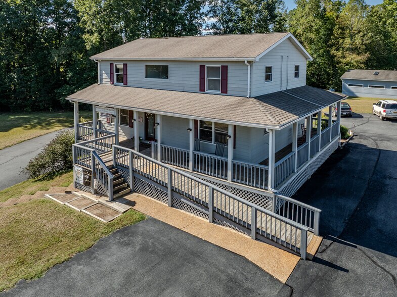 More Photos Of 2704 Lake Monticello Rd, Palmyra Office For Sale