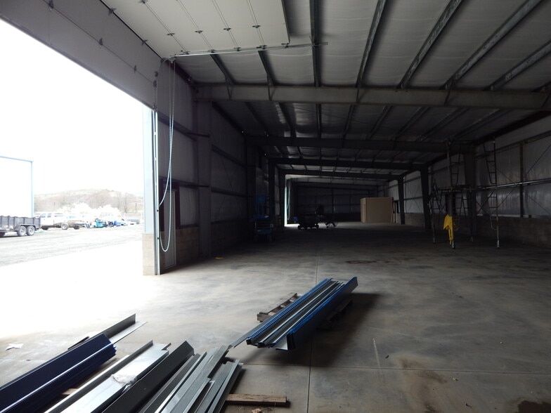 More Photos Of 1505 Green Siding Rd, Roseburg Warehouse For Lease