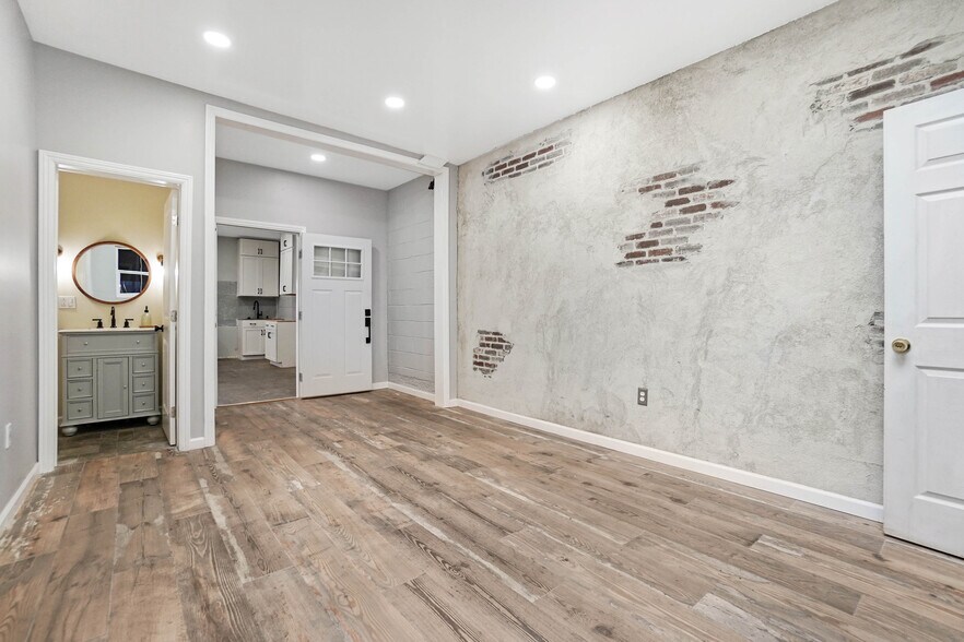 More Photos Of 649 23rd St, Richmond General Retail For Sale