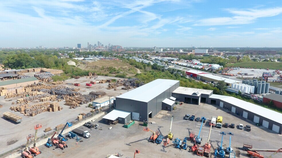 More Photos Of 2075 S Belmont Ave, Indianapolis Warehouse For Lease