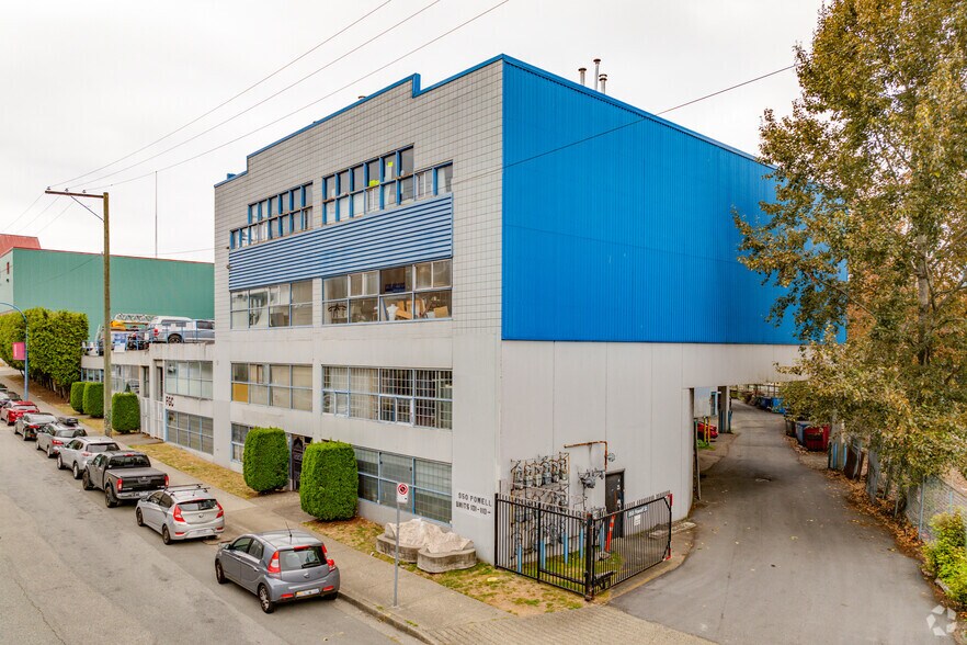 More Photos Of 950 Powell St, Vancouver Warehouse For Lease