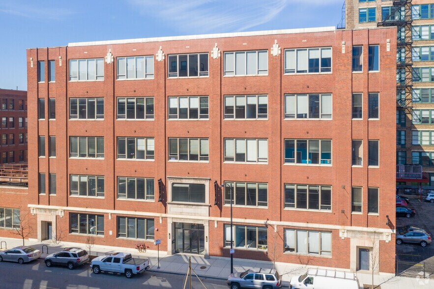 More Photos Of 322 S Green St, Chicago Office For Lease