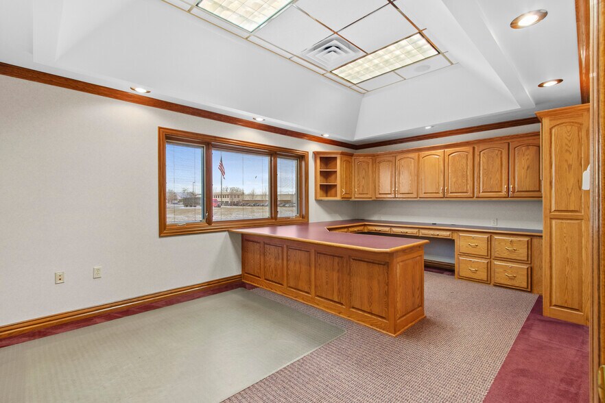 More Photos Of 1201 Enterprise Dr, De Pere Office For Lease