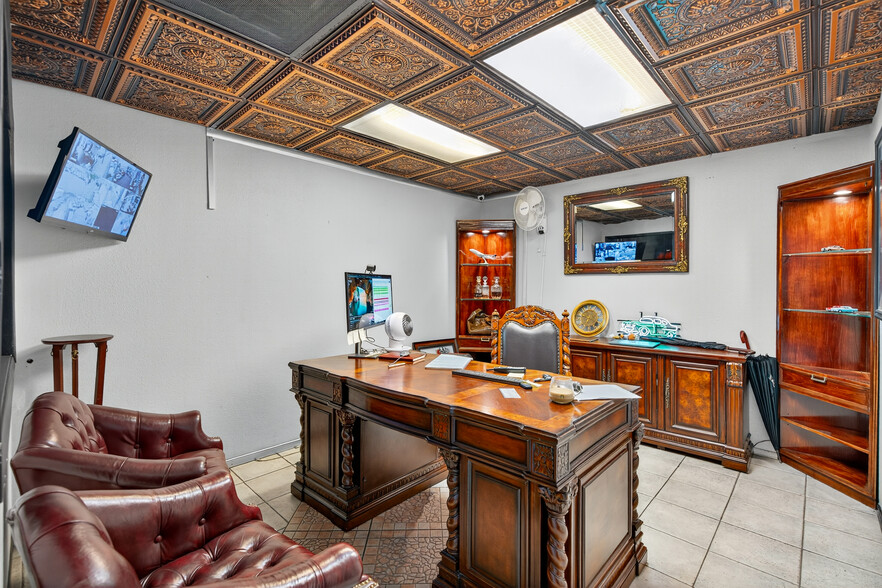 More Photos Of 8235 Sunland Blvd, Sun Valley Auto Dealership For Sale