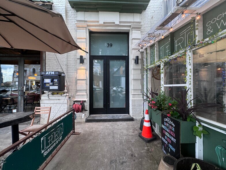 More Photos Of 39 Washington Ave, Brooklyn Storefront Retail Office For Lease