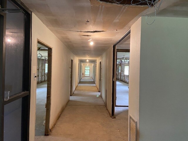 More Photos Of 117 Pace Pky, Cantonment Office For Sale