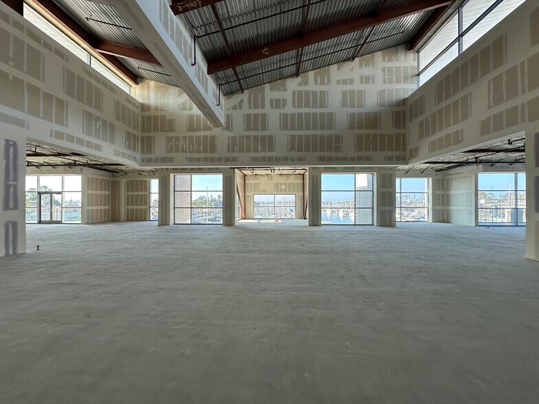 More Photos Of 4625-4635 Admiralty Way, Marina Del Rey Unknown For Lease