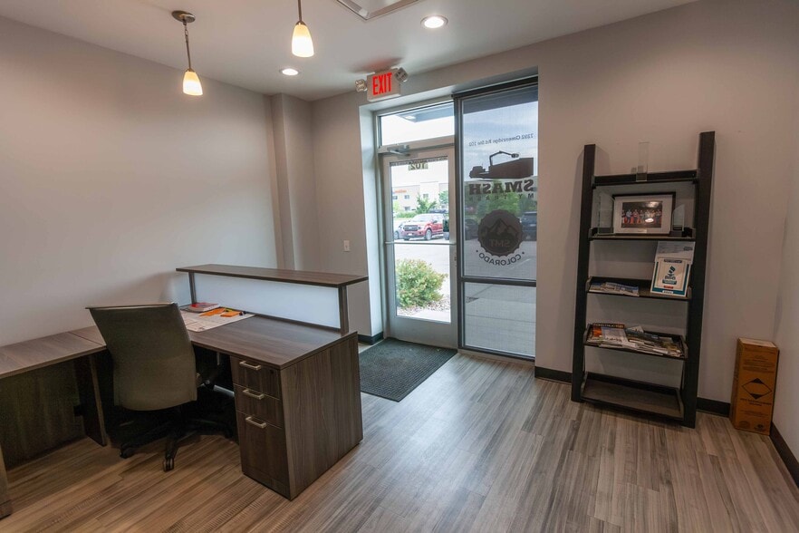 More Photos Of 7292 Greenridge Rd, Windsor Warehouse For Lease