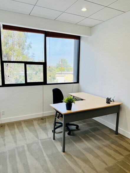 More Photos Of 11965 Venice Blvd, Los Angeles Loft Creative Space For Lease