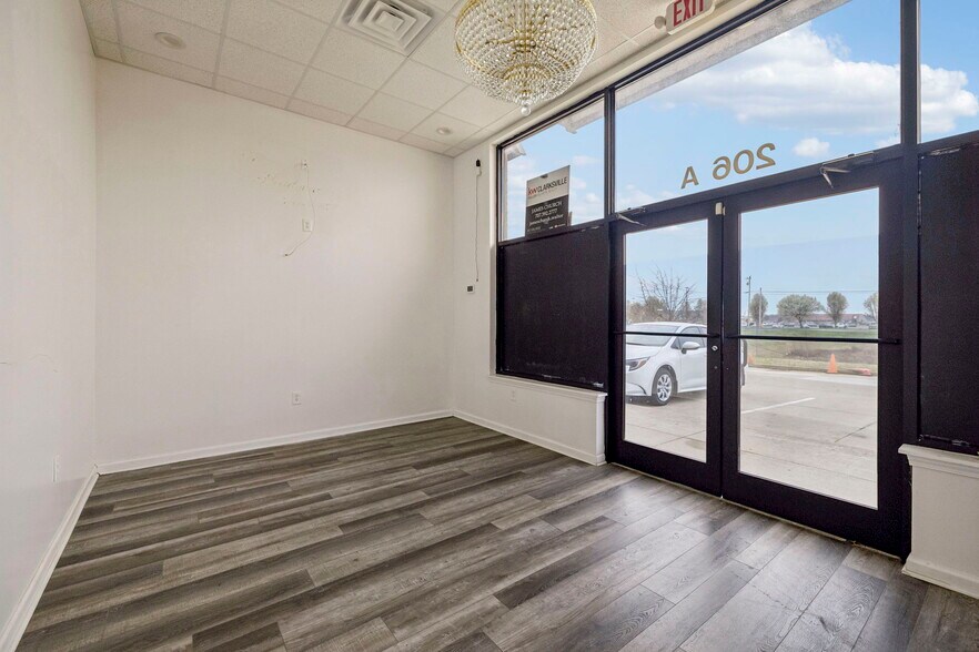 More Photos Of 206 Claire Ave, Oak Grove General Retail For Lease
