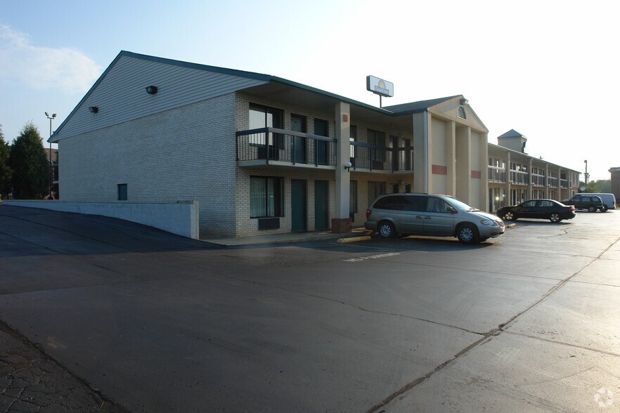 More Photos Of 875 Riverview Rd, Rock Hill Hotel For Sale