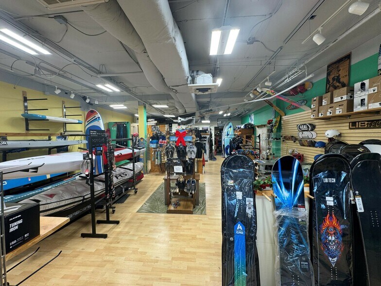 More Photos Of 2444 Solomons Island Rd, Annapolis General Retail For Sale