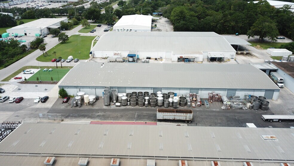More Photos Of 2650 Jewett Ln, Sanford Manufacturing For Lease