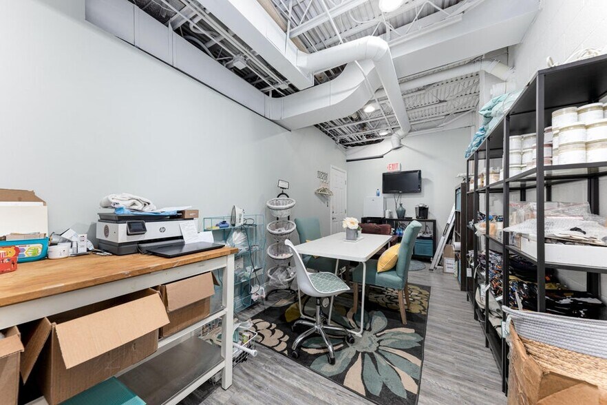 More Photos Of 2217 Packard St, Ann Arbor Loft Creative Space For Lease