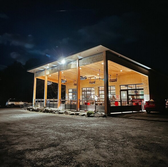 More Photos Of 261 Tinker St, Woodstock Restaurant For Sale